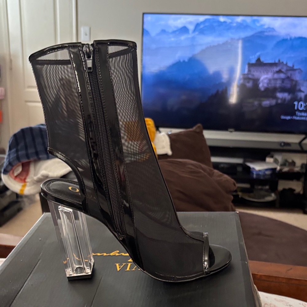 Chic Black Mesh Heeled Boots